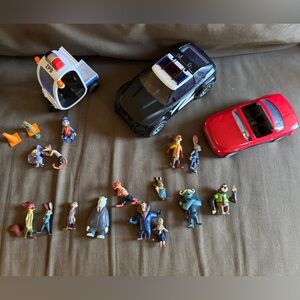Zootopia characters and vehicles sets